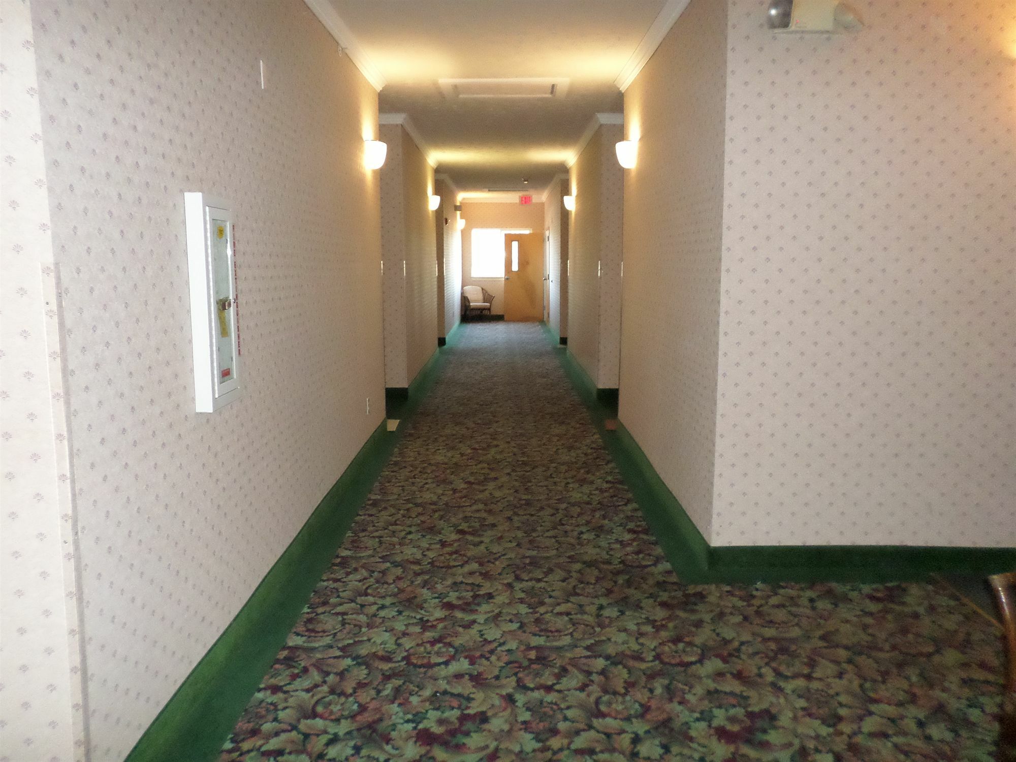 Handys Extended Stay Suites Colchester Exterior foto